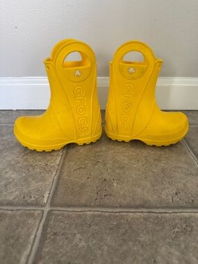 CROCS Kids Yellow Pull-On Rain Boots with Handles